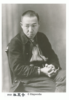 賢治坐像r.png
